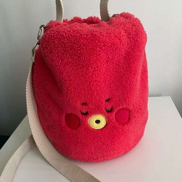 BTS BT21 Tata bucket bag - Picture 1 of 8